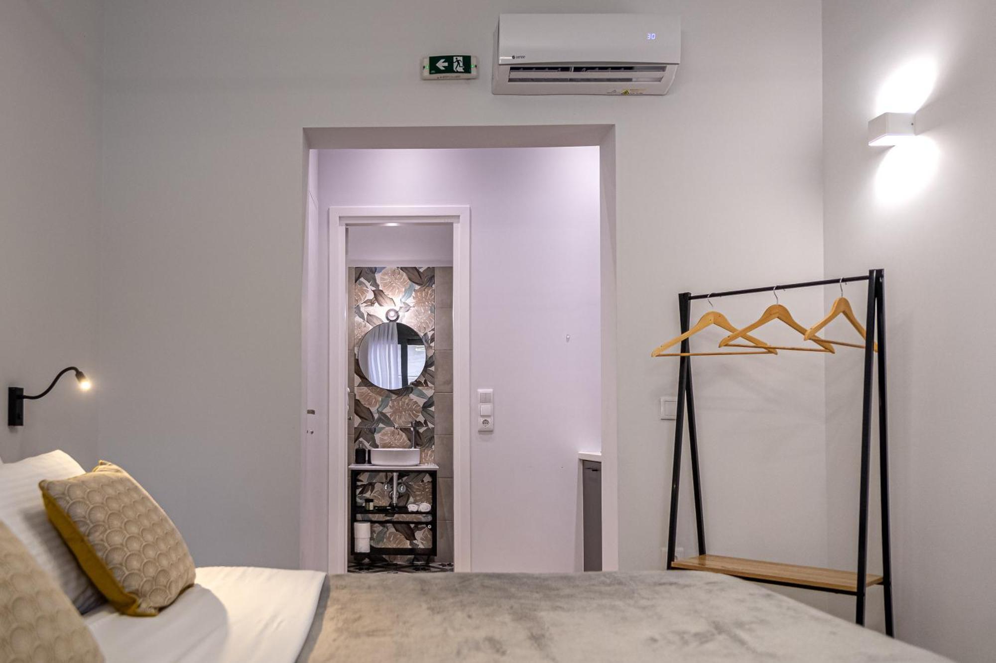 Phaedrus Living: The Nine Muses Clio Apartment Atena Exterior foto