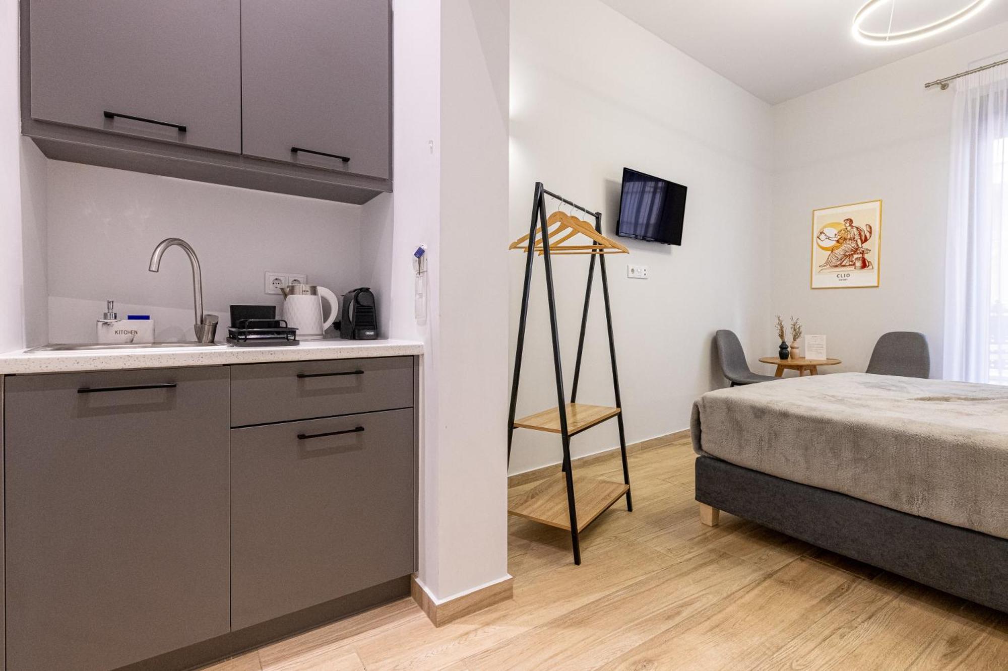 Phaedrus Living: The Nine Muses Clio Apartment Atena Exterior foto